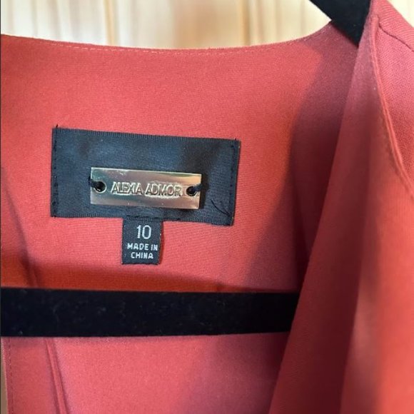 Alexia Admor NAOMI DRAPED DRESS - Rust - Size 10 - Picture 6 of 9